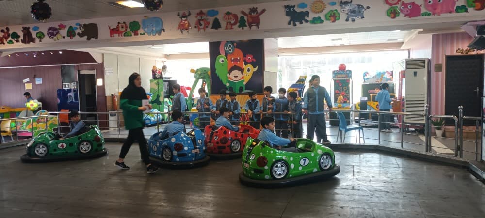 اردوی شهربازی سرپوشیده بام سبز لاهیجان