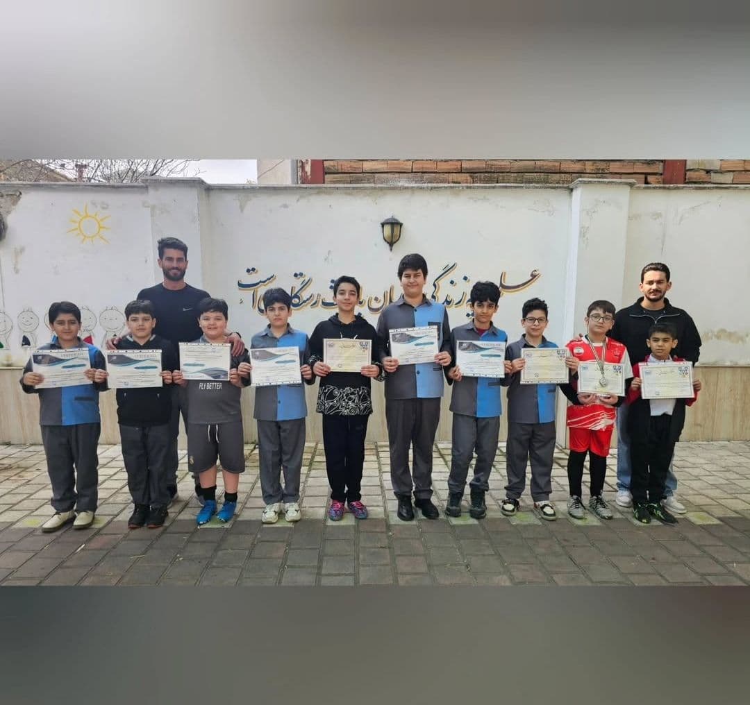 قهرمانی دانش آموزان توانمند شناگر دبستان غیردولتی تربیت 2